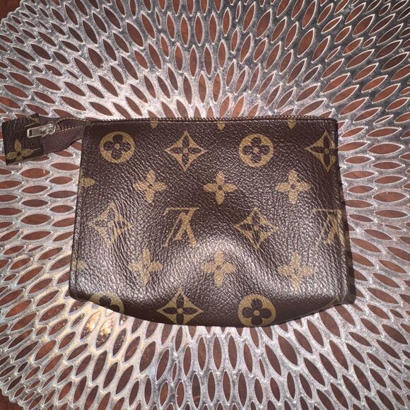 Louis Vuitton Monogram Canvas Zipper Pouch - Picture 1 of 3